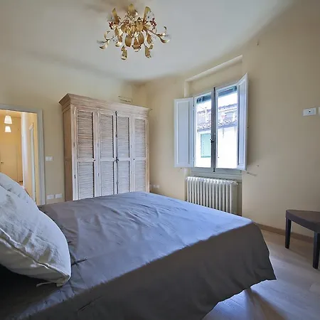 - Alfani דירה פירנצה